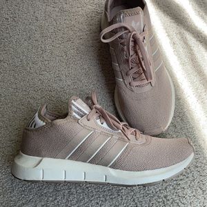 NWOT Women’s Adidas Swift Run X